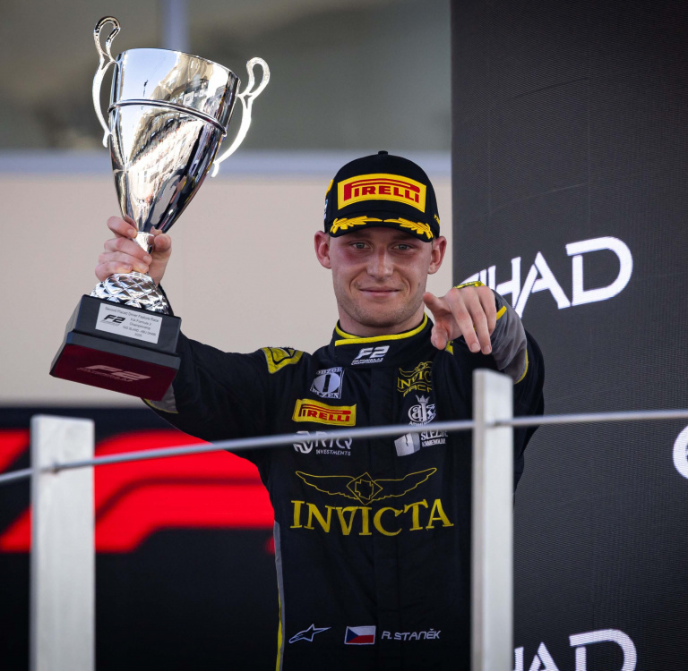 2025 FIA Formula 2 Yas Island results: Back-to-back title glory in Abu Dhabi photo